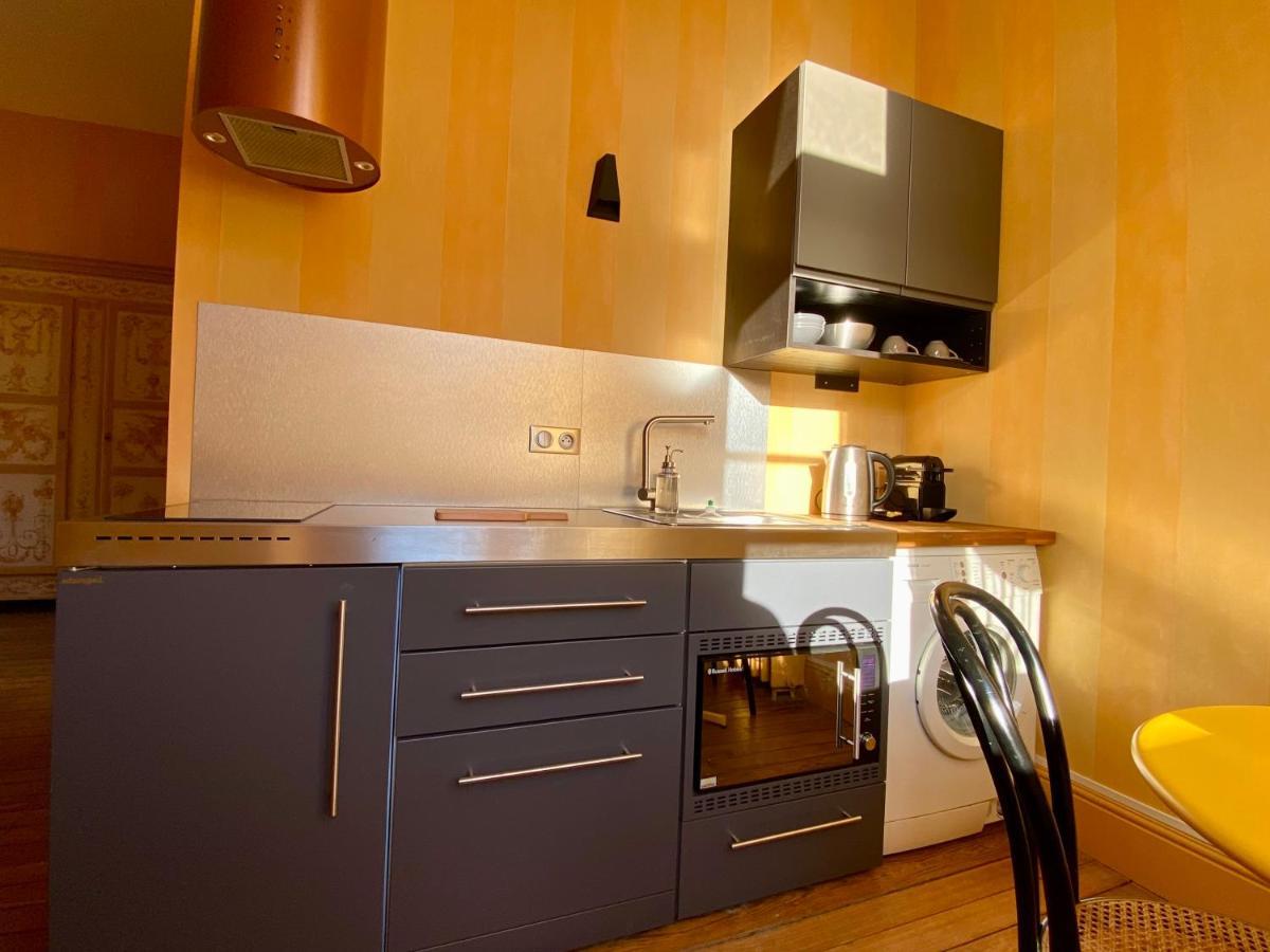 קרקסון Demeure Saint Louis Historic Manor, City 700M, Parking,A C,Clim,Wifi, Heated Pool, City View מראה חיצוני תמונה