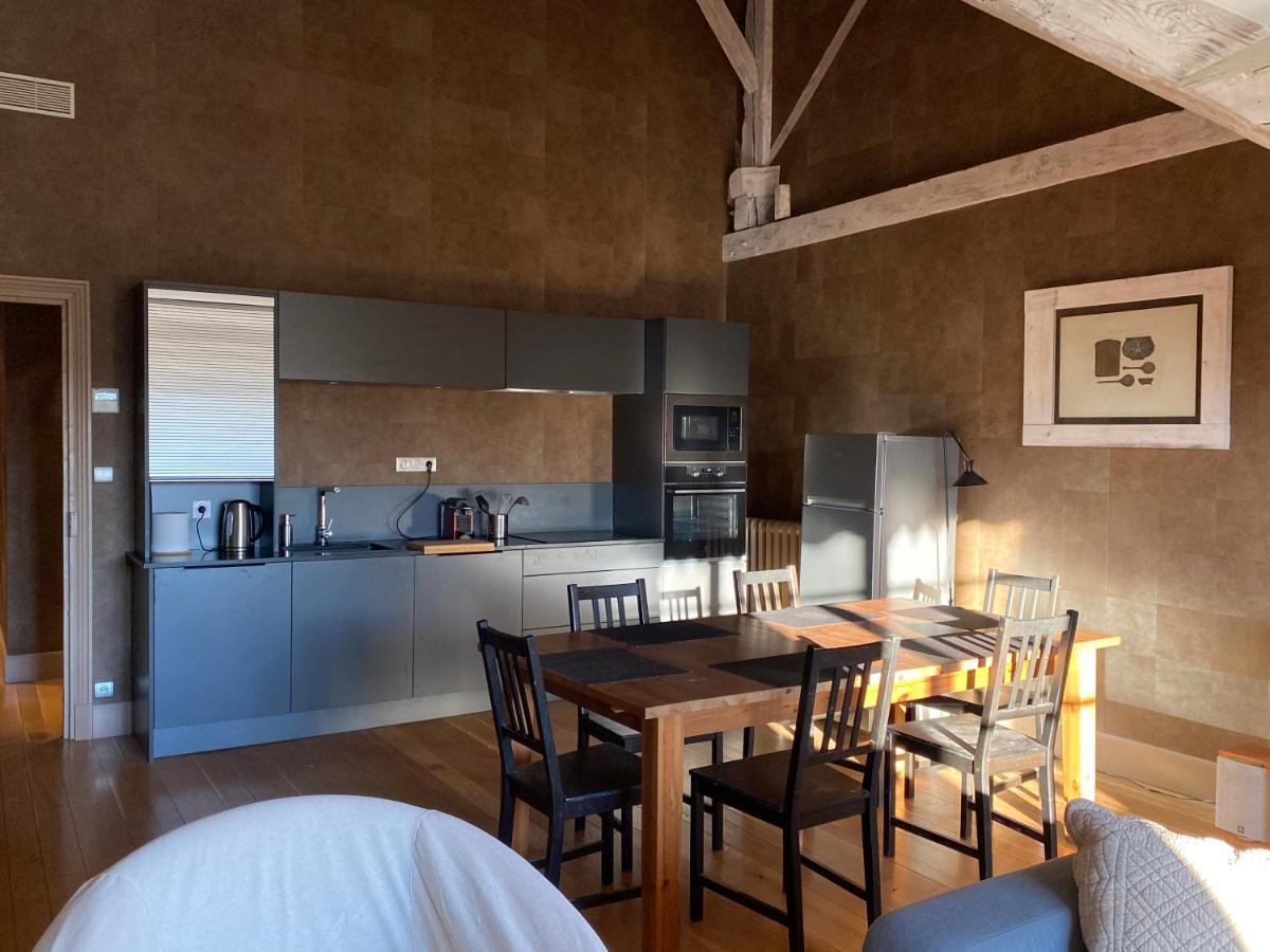 קרקסון Demeure Saint Louis Historic Manor, City 700M, Parking,A C,Clim,Wifi, Heated Pool, City View מראה חיצוני תמונה