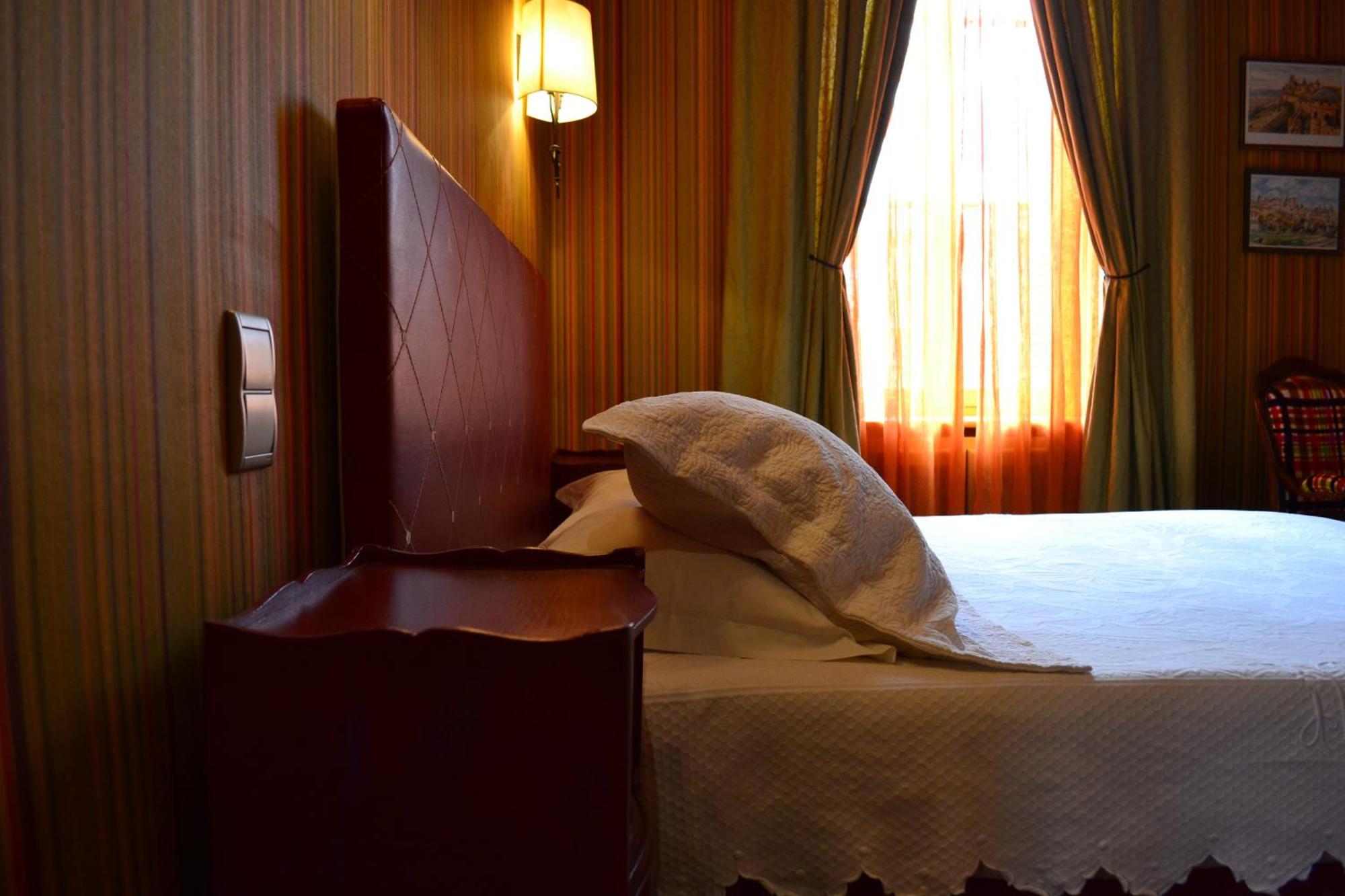 קרקסון Demeure Saint Louis Historic Manor, City 700M, Parking,A C,Clim,Wifi, Heated Pool, City View מראה חיצוני תמונה